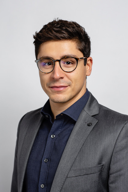 NEIL OUAR